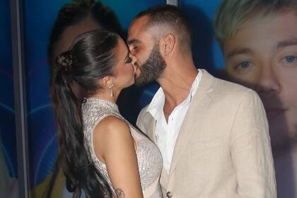 Maxi y Juliana llegaron a los besos y así siguieron durante toda la gala final