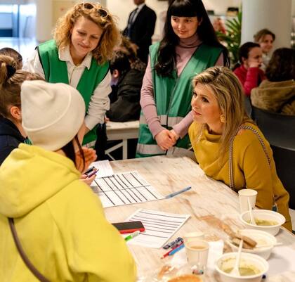 Máxima de Holanda compartió con los primeros refugiados ucranianos que recibió el país (Crédito: Instagram/@queen.maxima)