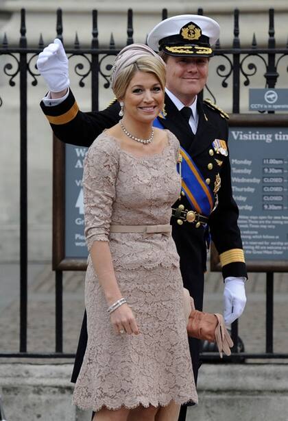 Máxima la única argentina en la boda, llega a la abadía acompañada del su esposo el príncipe Guillermo