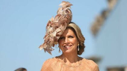 Máxima no dejó a nadie indiferente con su maxi tocado