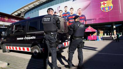 Máxima seguridad en el Camp Nou para el debut de Barcelona