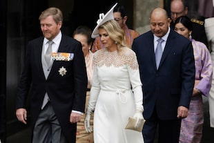 Máxima Zorreguieta lució un vestido blanco en la coronación de Carlos III (Photo by Jeff J Mitchell/Getty Images)