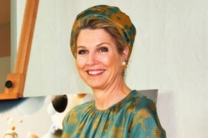 Máxima Zorreguieta volvió a causar sensación con un llamativo outfit estampado (Foto: Instagram @bergmanclinicsofficial)