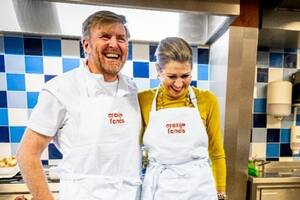 Máxima Zorreguieta y el rey Guillermo de Orange mostraron sus cualidades culinarias (Foto Instagram @oranje_fonds)