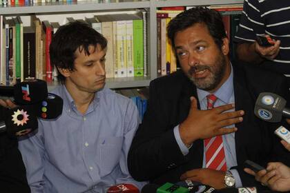 Maximiliano Rusconi, durante la conferencia de presnsa junto a Diego Lagomarsino