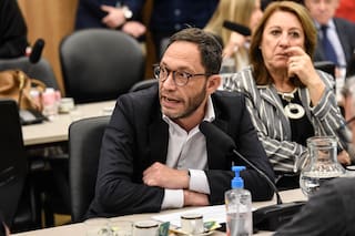 Presentan una nueva denuncia contra el jefe de la DGI y la oposición cuestiona a Milei