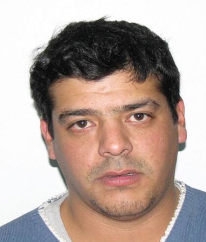 Maximiliano José Espinillo permanece prófugo de la Justicia desde 2018; se ofrecen tres millones de pesos de recompensa para quien aporte datos que lleven a su captura