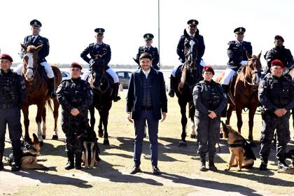 Maximiliano Pullaro encabezó el acto por los 170 años de la creación de la primera policía en la provincia de Santa Fe