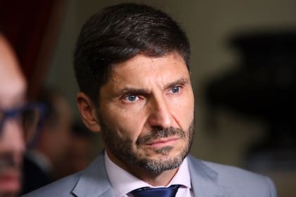 Maximiliano Pullaro, gobernador de Santa Fe, ingresando al Congreso Nacional para la apertura de sesiones ordinarias