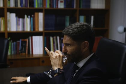 Maximiliano Pullaro pretende armar una alternativa a Milei y el kirchnerismo en 2027