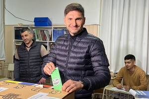 Maximiliano Pullaro votando en Higues. Santa Fe