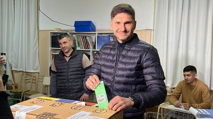 Maximiliano Pullaro votando en Higues. Santa Fe