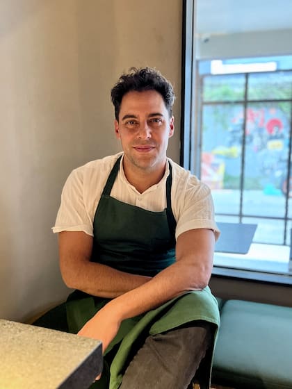 Maximiliano Rossi pasó por las cocinas de Thymus, Unik, Sacro y Picarón antes de dar vida al nuevo Ultramarinos.