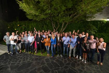 Máximo Kirchner, ayer, en la Residencia de la Legislatura bonaerense, con consejeros del PJ provincial