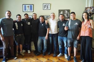 Máximo Kirchner apoyó a los trabajadores despedidos de Fate y criticó a Milei