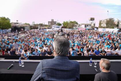 Máximo Kirchner desde el escenario montado en Morón