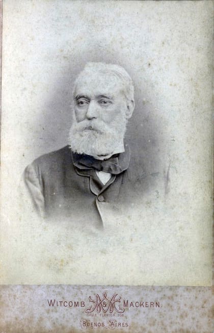 Máximo Terrero, circa 1886 fotografiado en el estudio Witcomb y Mackern de Buenos Aires.