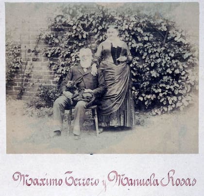 Máximo Terrero y Manuela Rosas. circa 1890, Londres. Colección Museo Histórico Cornelio Saavedra.