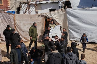 Máximo tribunal de Israel autoriza grupos de ayuda en Gaza; ataques israelíes dejan 5 muertos