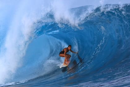 La brasileña Gabeira está radicada en Portugal y ganó seis veces el WSL Big Wave Award.