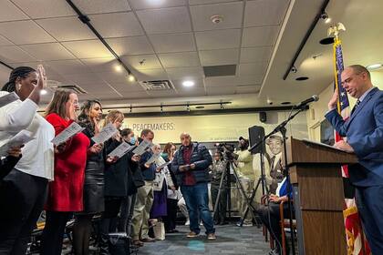 Mayores de 65 años con 20 años de residencia acceden a una versión simplificada del examen de civismo