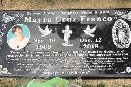 Mayra Cruz Franco murió el 12 de diciembre de 2018 y su lápida fue adornada por mariposas y flores