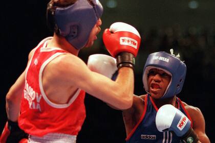 Mayweather, el hombre que no pierde desde hace 19 años