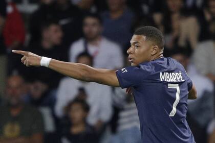 Mbappé marcó dos de los tres goles de PSG contra Ajaccio