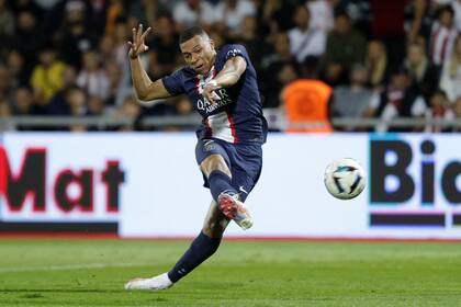 Mbappé marcó el primer gol y sigue buscando el segundo para PSG