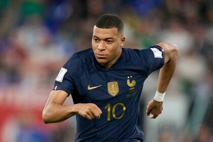 Mbappé también demuestra un gran nivel desde la izquierda en el ataque francés