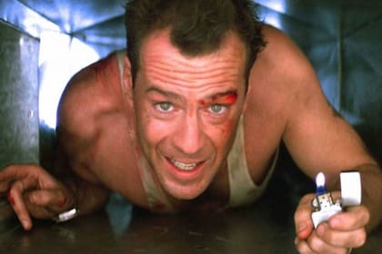 McClane en el sistema de ventilación del Nakatomi Plaza, una imagen ícono de la saga