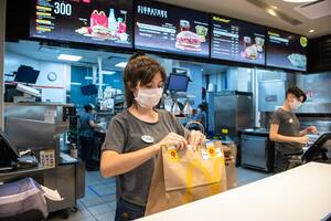 Con delivery, el Big Mac llega a la casa de los argentinos