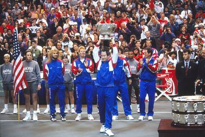 McEnroe con la Copa Davis, en ese 1992: un equipo notable