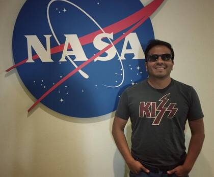 “Me encontré con gente muy loca, ja. Las clásicas personas que, tal vez, no encajan en otros lugares, las que suelen llamar nerds o raros por sus ideas y ganas de hacer para cambiar las cosas"