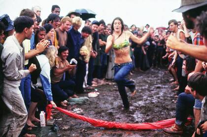 “Me enteré de los toboganes de barro en la película”, dice Lang. También recuerda “chicos del Bronx mezclados con hippies, en una época en la que la segregación existía. Pero, en Woodstock, no importaba de qué color eras”.