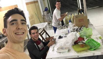 "Me fui transformando en la persona que soy hoy. Un ser apasionado por lo que hace, por descubrir y experimentar la vida, por aprender sobre el ser humano y su comportamiento".