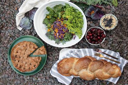 "Me gusta cultivar muchas verdurasde hoja porque eso es lo que más se contamina con los productos químicos.Así me asegurouna alimentación más sana”