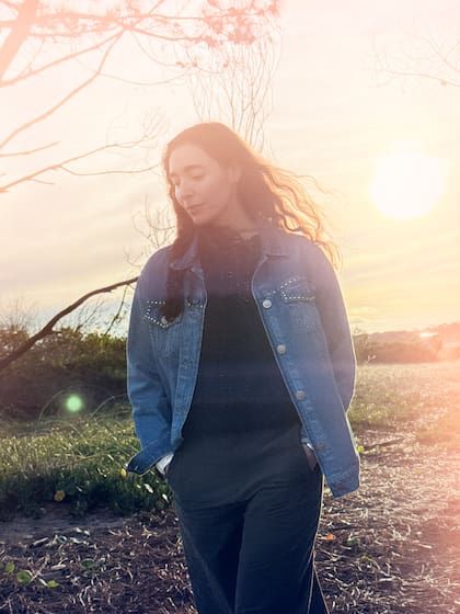 "Me gusta esa manera en que la historia y la forma dialogan; me gusta que en todos los cuentos haya algo de la historia que queda detrás de ese vidrio esmerilado...", dice la autora Fernanda Trías