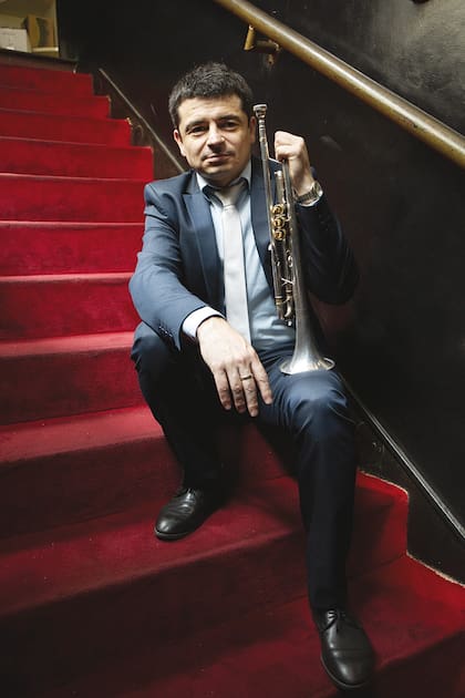 “Me levanto y me pongo a estudiar”, dice el músico argentino, de 37 años