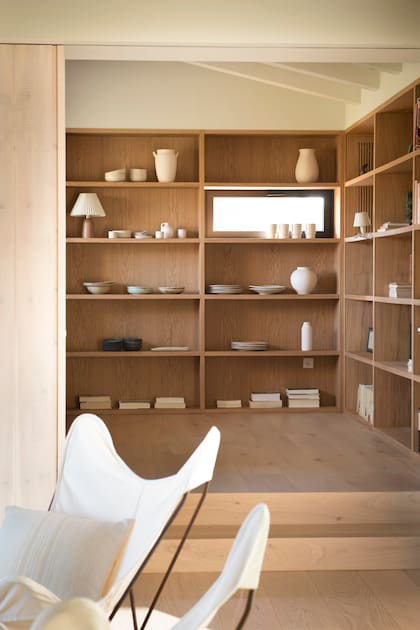 "Me paseo por espacios vacíos o por planos imaginando recorridos, vistas por la ventana y situaciones cotidianas", nos contó la interiorista Clara Joly D’Aussy.