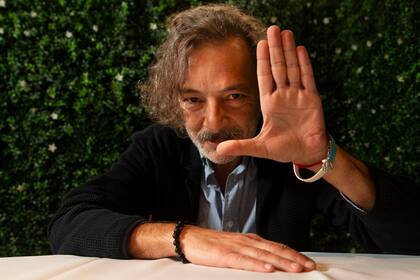 "Me siento bendecido con mi vida, y por eso me exijo con lo que me apasiona", asegura sobre su amor por la actuación