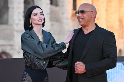 Meadow Walker y Vin Diesel durante la premiere de Rápidos y Furiosos X (Photo by Alberto PIZZOLI / AFP)