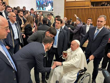 Meaning Meets Us fue un encuentro organizado por Scholas Occurrentes, la Universidad del Sentido, la Universidad Hebrea de Jerusalén, Middle Meets y la Universidad de Notre Dame, en Roma, que culminó con un saludo a Francisco en el Vaticano.