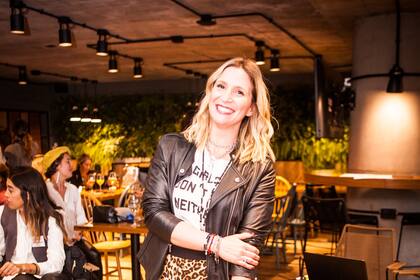 Mechi Lozada, de @soyunmix, vive en el Sur de Francia y maneja su tienda desde allá pero su principal público está en Argentina.