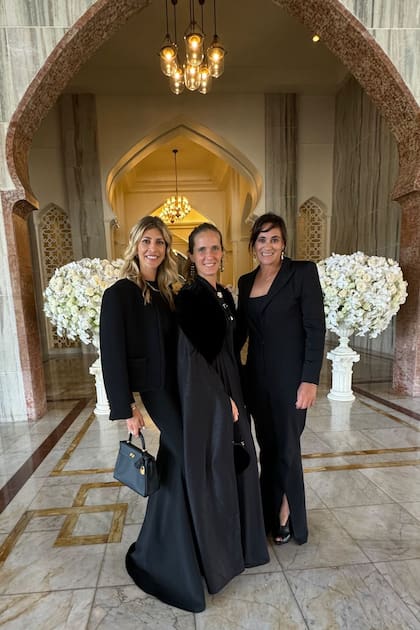 Mechi Venancio, Victoria Rapetti (mujer del polista Tomás Gándara) y Marianela Castagnola.