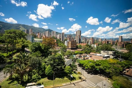 Medellín ha sido premiada por su planificación urbana de corredores verdes y es mundialmente conocida por su hábitat ecológico