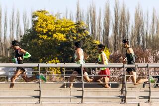 La unión de dos ríos y muchas historias: la media maratón de Neuquén por dentro
