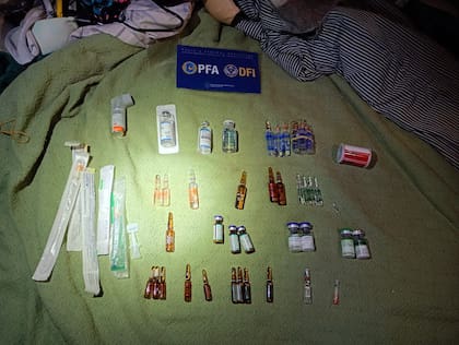 Medicamentos secuestrados durante el allanamiento a una anestesista acusada de robar fentanilo y otras drogas de uso hospitalario