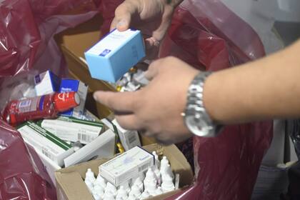 Medicamentos vencidos y residuos patogénicos que eran eliminados en el mismo lugar que los comunes sin su debida protección