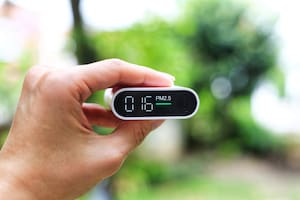 Medición de la calidad del aire exterior. Sensores de pm2.5 (partículas) que detectan polvo microscópico en la atmósfera